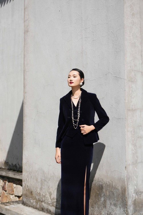 Sixdo Navy Velvet Vest